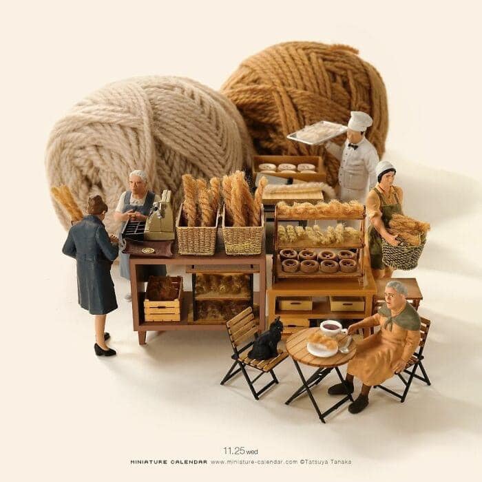 Un peu de laine et beaucoup de travail.
#laine #miniature #boulangerie