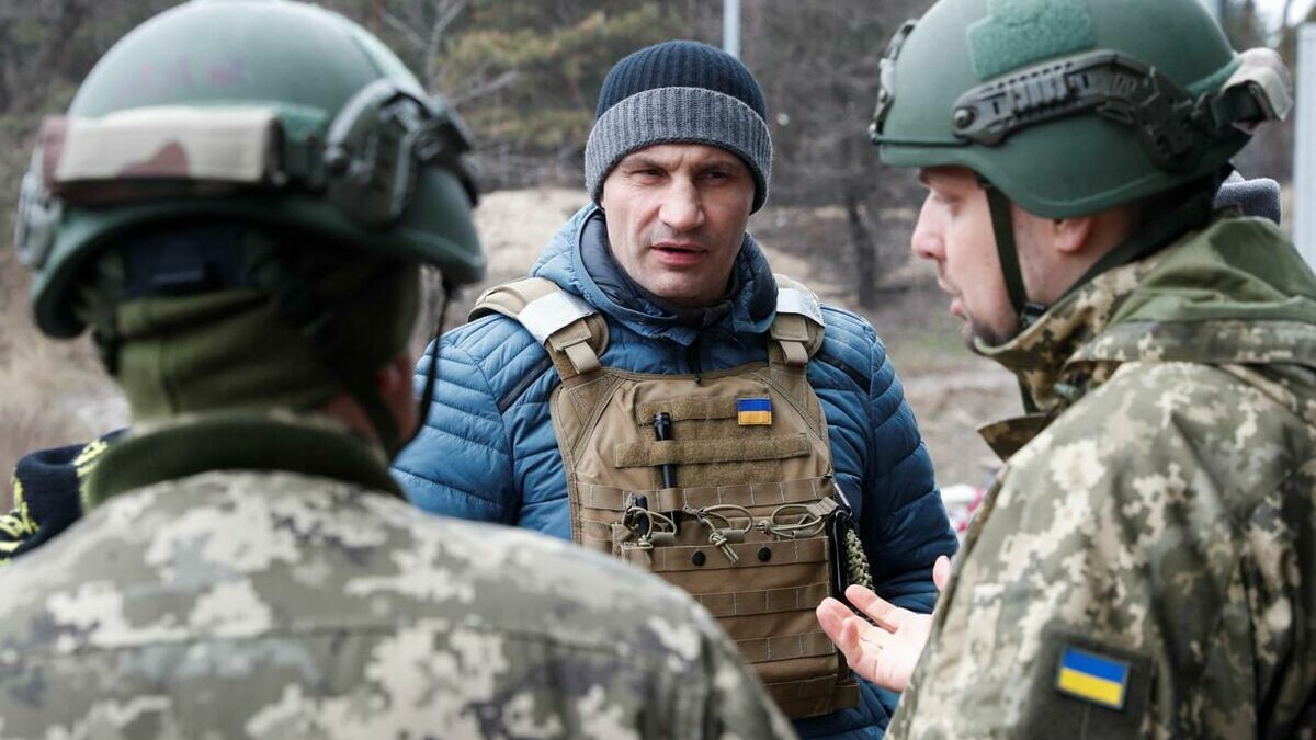 le_Parisien's tweet photo. Vitali Klitschko, le boxeur devenu maire, est le symbole de la résistance de Kiev

Retour sur l’invraisemblable parcours d’un homme politique réputé incorruptible, qui a conquis le cœur des habitants de la capitale 

➡️ https://t.co/BdfX1Sadf6 https://t.co/w2wERhLjH0