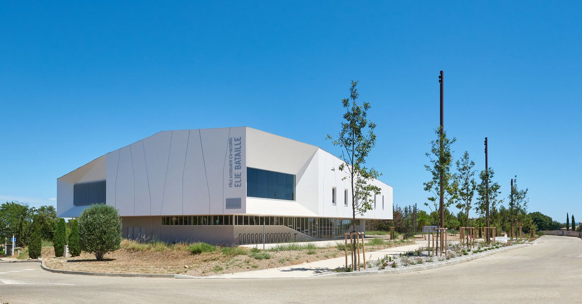 #ARCHICITY : 19/03 à 10h - Pôle associatif et culturel à #Bellegarde - Un projet minéral au coeur de la #Costière - Visite avec les architectes - Tautem Architectes ©Hugo Da Costa