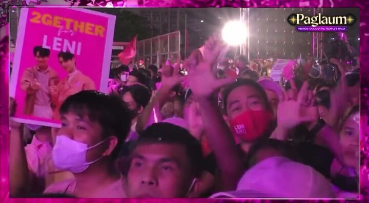 DosMetawin's tweet photo. 2gether the series couple BrightWin spotted on the PH People's Rally of Leni Robredo one of the Presidential candidates. In more than 70,000 people inside the stadium imagine there is BrightWins!

#ไบร์ทวิน #LetLeniLead #BacolodIsPink 
#MASSKARApatDapatLeniKiko https://t.co/KEp6QLndlm