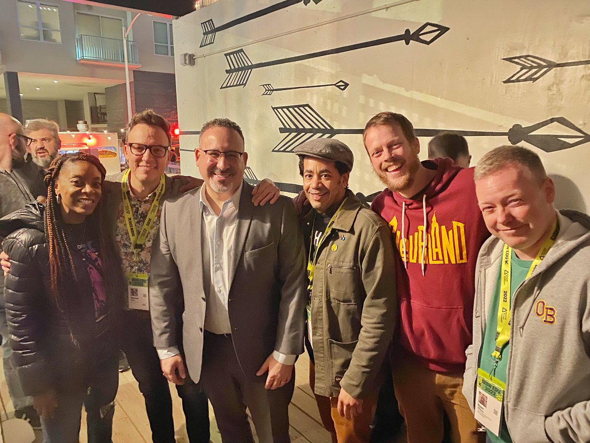 when you host a Summit on Human Connection and the US Secretary of Education crashes your after party #humbled #spreadlove 
<a href="/SXSWEDU/">SXSW EDU</a> <a href="/SecCardona/">Secretary Miguel Cardona</a>