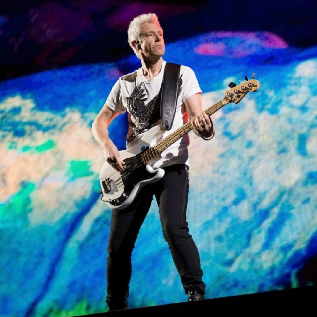 Adam Clayton, el bajista de cumple 62 años.
Happy Birthday! 