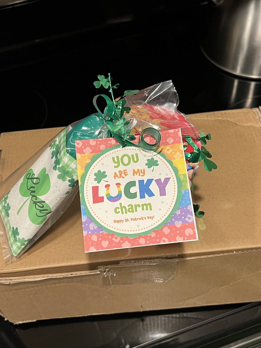 GiftsSeniors's tweet photo. #OperationStPatricksDay is underway!! Hard to photo but they look really nice. Next Stop #OperationEaster we will be distributing Stuffed Animals (they were a huge hit LY) if you wish to help, you can sponsor a senior $10 Donation @DonnaAnnJohnson #Seniors #NursingHomes https://t.co/4wpKva7lnX