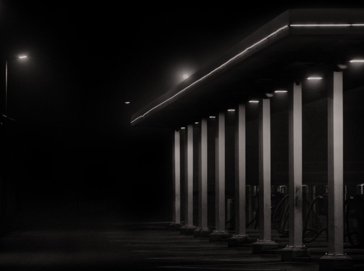 andzwe's tweet photo. Filling station #andzwe #photography #fillingstation #pompstation #monochrome flickr: https://t.co/6TlhLqYulQ https://t.co/1GkNDSO8N0