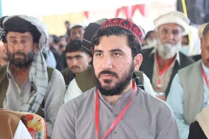 Kaliwal5050Wal's tweet photo. د پښتون ژغورنې غورځنګ مشر منظور پښتین سره له خپلو ملګرو جرګې ته ورسېدو.. 
#PTM https://t.co/78VsAEzJyL
