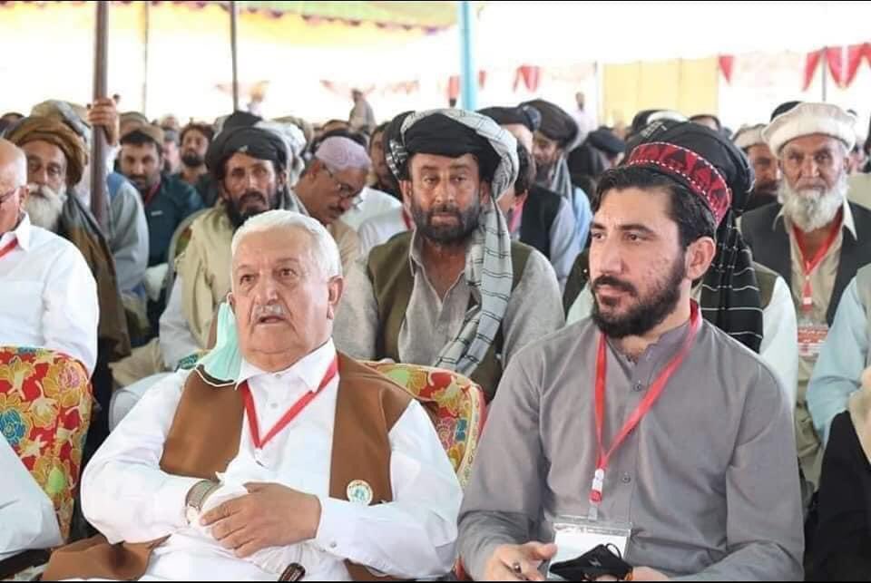 Kaliwal5050Wal's tweet photo. د پښتون ژغورنې غورځنګ مشر منظور پښتین سره له خپلو ملګرو جرګې ته ورسېدو.. 
#PTM https://t.co/78VsAEzJyL