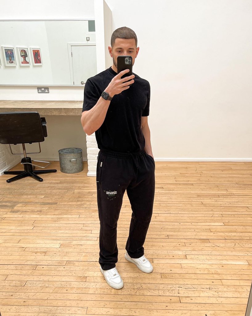 geoheaton's tweet photo. A new sweatpant fit. https://t.co/80IHVErrkj