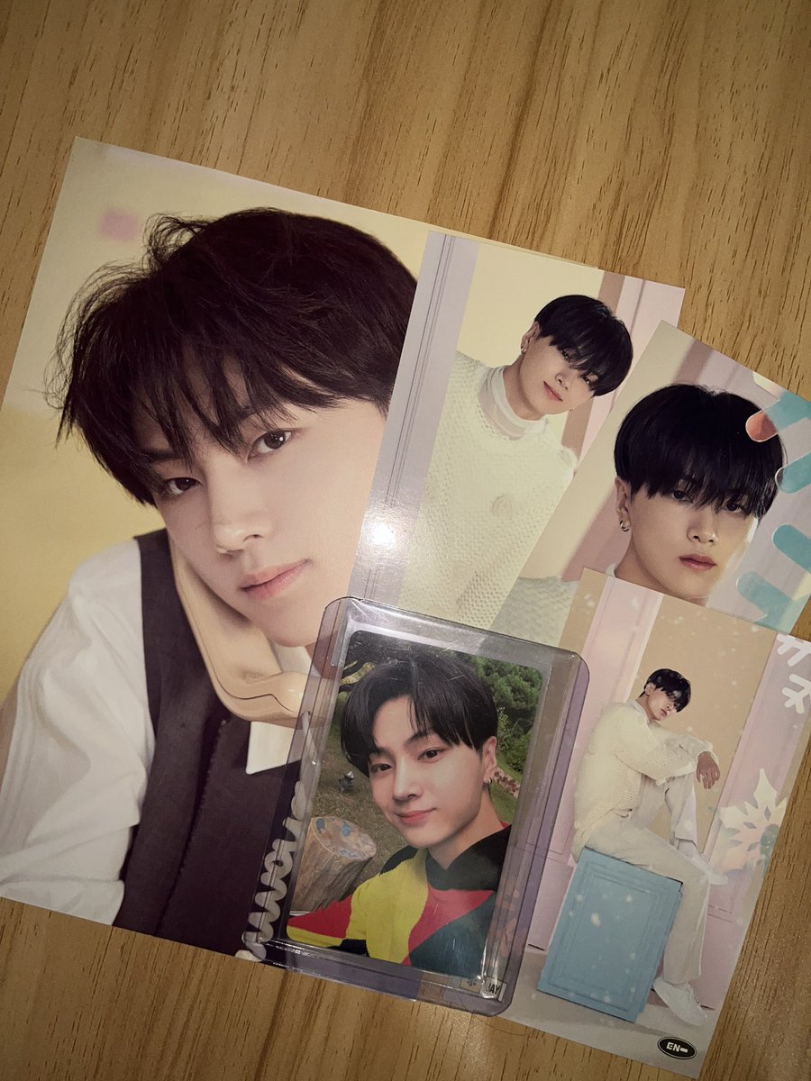 riecollects_'s tweet photo. 【 welcome home 】
— 022522 📧 #Delivered2Riri ツ
➽ mail from @jayhooncollects ✦

✎ yey for my first ever enha jay pc! thank you po for d smooth transaction &amp; for packing it safely po ☻ to more budols! ✎ https://t.co/6uChr6CEMQ
