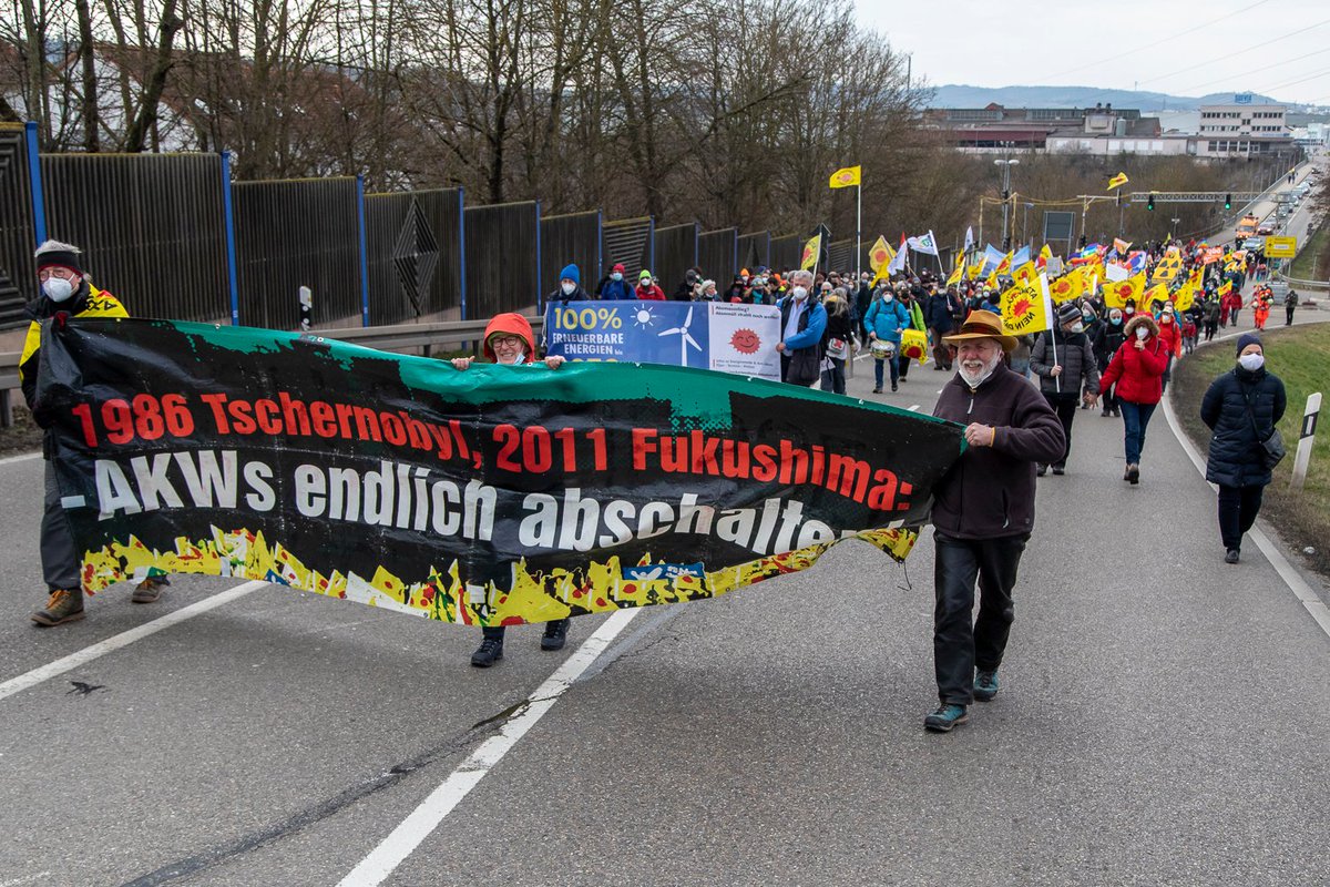 Jue_Baumeister's tweet photo. #Heute um 14.47 Uhr Ortszeit vor 11 Jahren nahm die #Atomkatastrophe von #Fukushima ihren Anfang. Sie dauert noch heute an.
Wie jedes Jahr seitdem gab es deshalb am letzten Sonntag in #Neckarwestheim, wo noch immer ein Meiler in Betrieb ist, eine Demonstration mit ca. 500 TN. https://t.co/0AsvFgX9yC