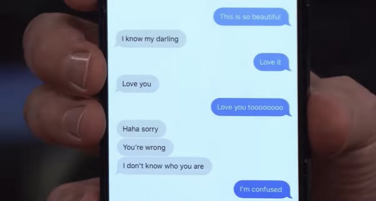 sabrinmrs's tweet photo. a Rosalía deu uma entrevista no Jimmy Fallon contando que o Harry mandou mensagem pro antigo número dela ACHANDO SER ELA AINDA, mas o número já estava com uma outra pessoa, ele é o de azul na conversa 

“Love you toooooo” TADINHO 🗣 https://t.co/n5tJsSjskH
