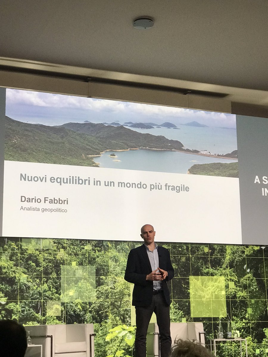 impresacity's tweet photo. #SAPExecutiveSummit Sul palco intervengono sul tema l’analista geopolitico #DarioFabbri e #MariaLetiziaGiorgetti, Professore Associato in Economia Applicata https://t.co/xtT2RVBN5x