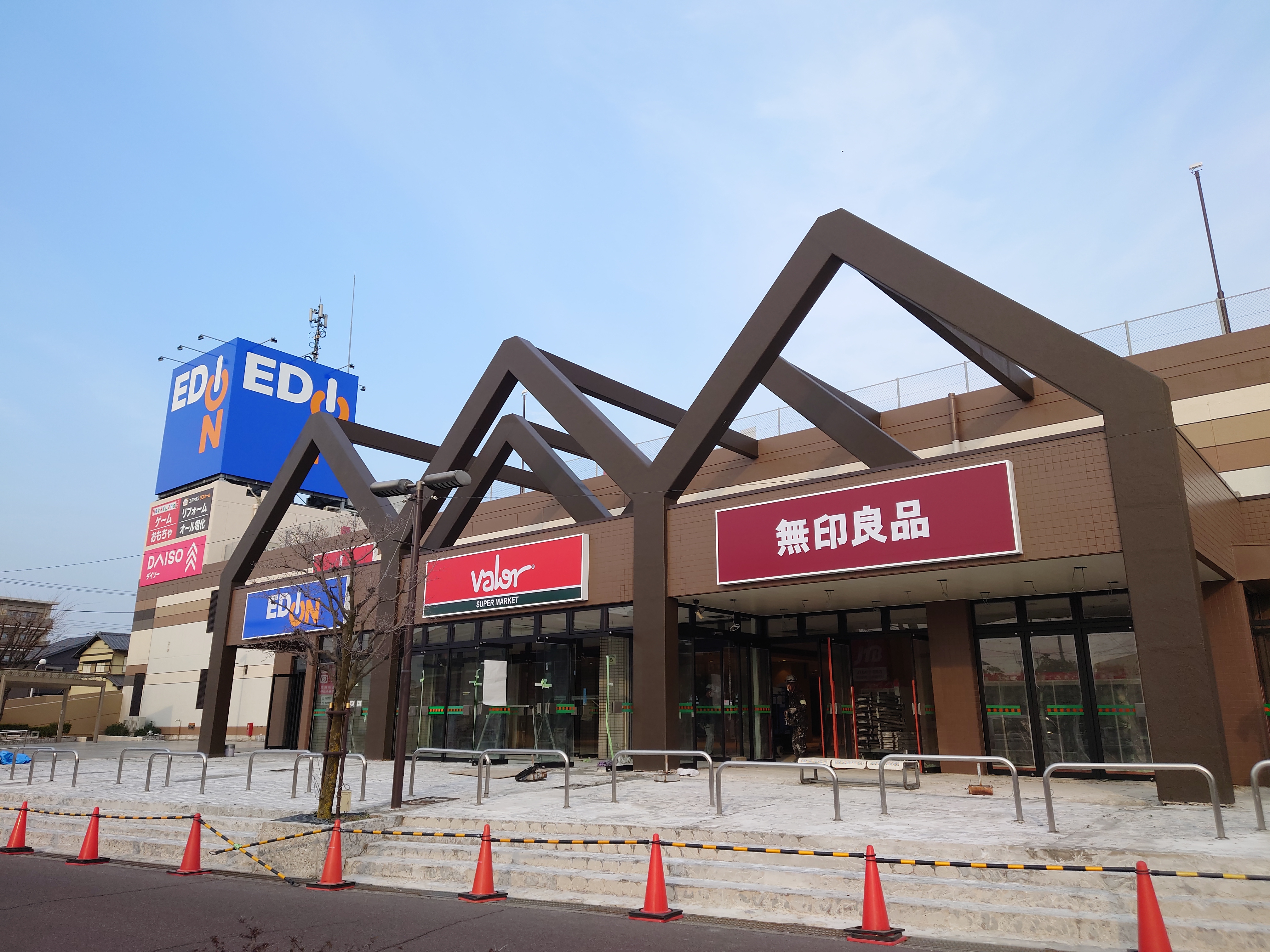 刈谷市地域ニュース イトーヨーカドー刈谷店 エルシティ刈谷 の後継施設 ルビットタウン刈谷 の工事が着実に進行中 バロー エディオン 無印良品 Jins 眼鏡 ダイソー マツモトキヨシ Jtb Mico Nico 衣料 等が出店 無印良品hpによると 1階に