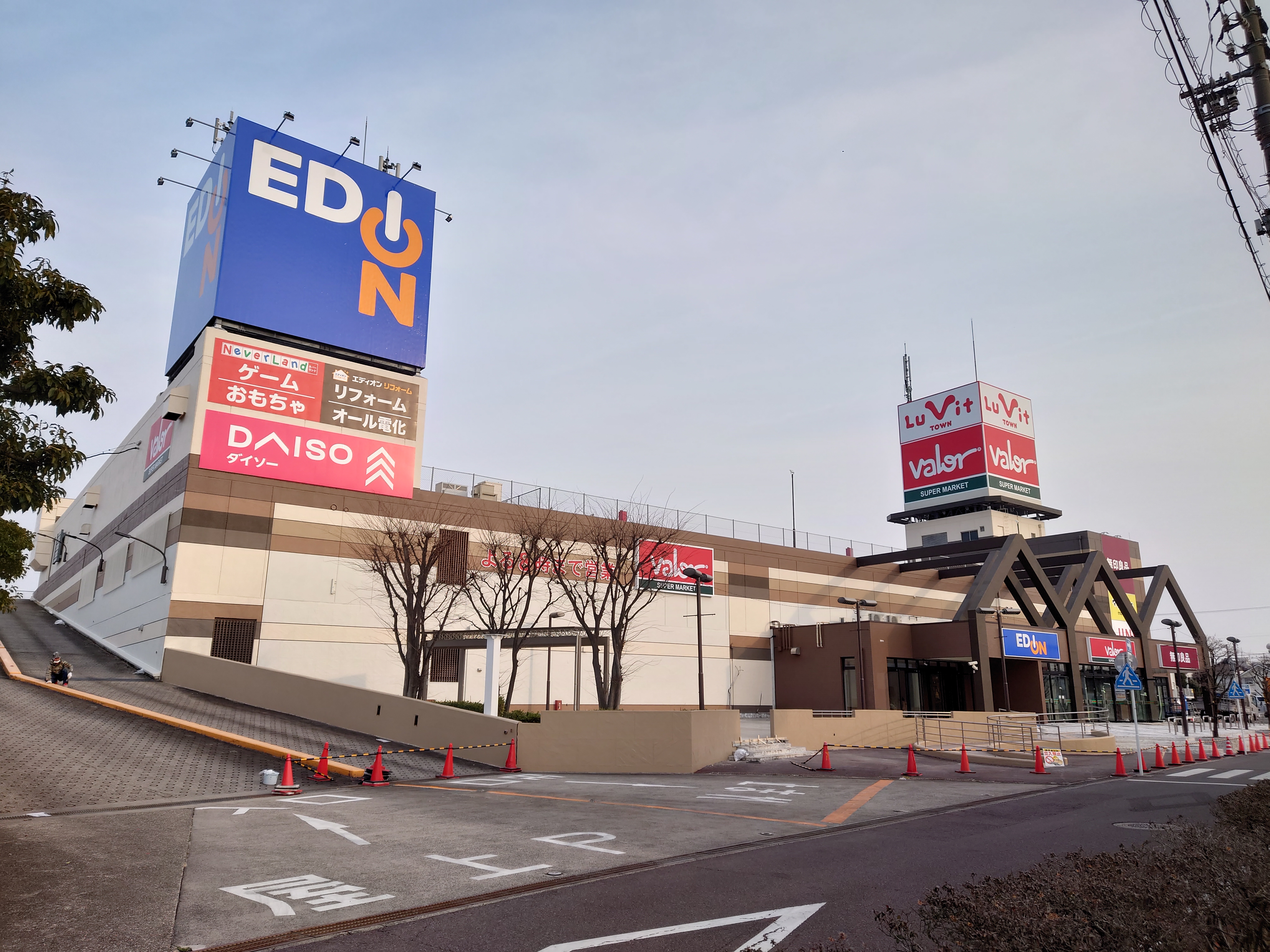刈谷市地域ニュース イトーヨーカドー刈谷店 エルシティ刈谷 の後継施設 ルビットタウン刈谷 の工事が着実に進行中 バロー エディオン 無印良品 Jins 眼鏡 ダイソー マツモトキヨシ Jtb Mico Nico 衣料 等が出店 無印良品hpによると 1階に
