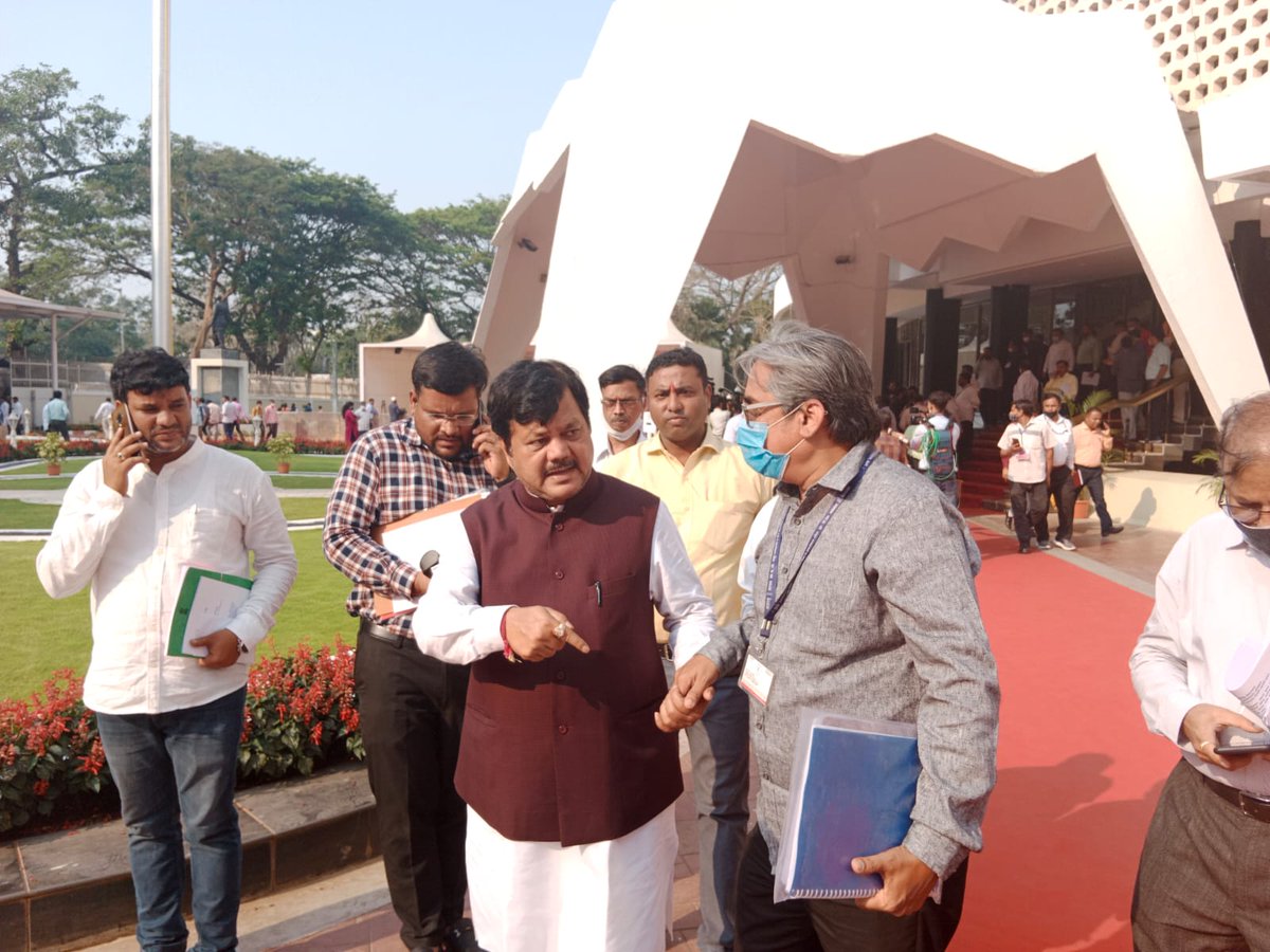 Went to meet and express gratitude towards Shri Pravinji Darekar saheb.🙏🙏🙏 <a href="/mipravindarekar/">Pravin Darekar - प्रविण दरेकर</a> 
<a href="/Dev_Fadnavis/">Devendra Fadnavis</a>