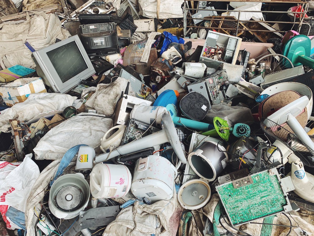 Digital4Planet's tweet photo. 📣Your input is needed!
@EU_Commission just launched a public consultation on the restriction of certain hazardous substances in electrical & electronic equipment
#HaveYourSay and took part in shaping a more sustainable Europe: https://t.co/QLR7wylm8V
#ewaste #EUGreenDeal https://t.co/gEi1tREglJ