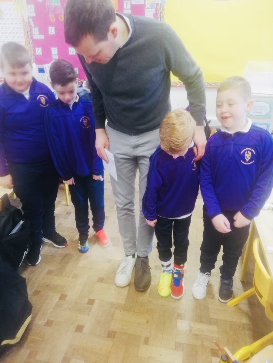 FrancisStSchool's tweet image. Empathy: Put yourself in someone else&apos;s shoes and see the difference!&quot; Odd shoe day today to reinforce our understanding of empathy #franner @DCUCMS @ERSTIRELAND