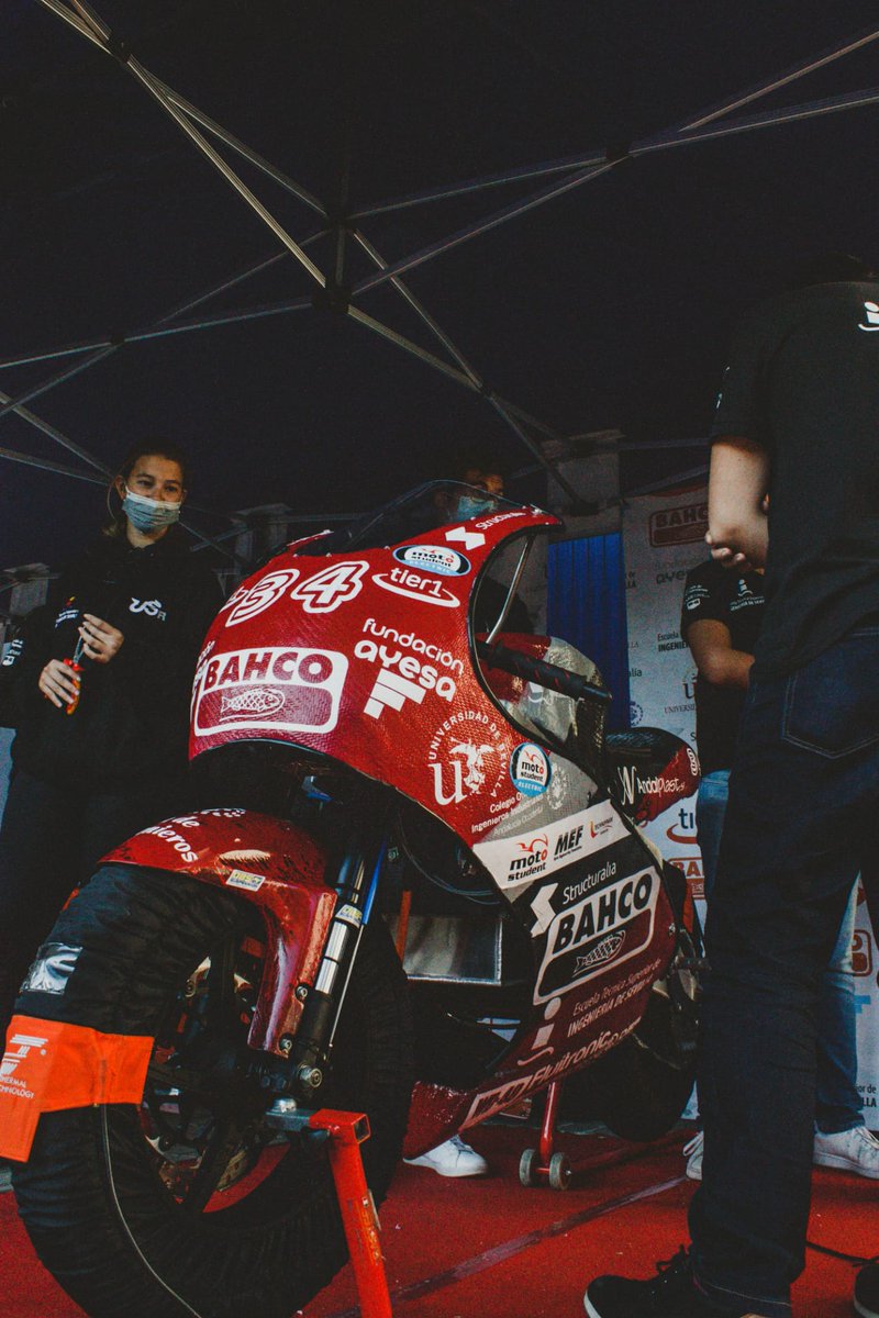 eusracing's tweet photo. 💪🏻Tenemos un objetivo en mente: lograr la mejor moto de la historia del equipo US Racing. Vamos a trabajar más duro que nunca para llevar el nombre de la @unisevilla y la Escuela de Ingenieros de Sevilla a lo más alto del podio en esta VII edición de la competición. #PowerUSR⚡ https://t.co/K4MJWrA99x
