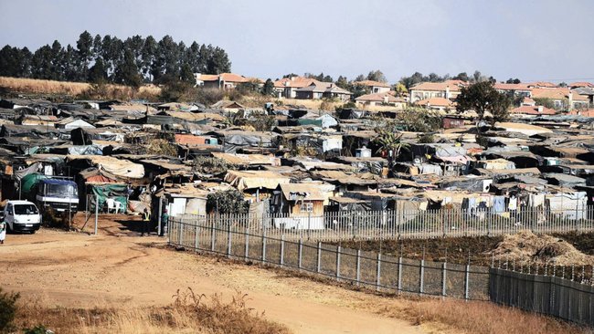 Ma_LoJ's tweet photo. Say no more #PlasticView @CityTshwane https://t.co/P8g6pY2sEs