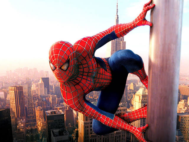 tobey_s's tweet photo. @eatdabootyBM Nah just keep the classic suit. one of the main reason why raimi suit is iconic cause they  kept the same suit for 3 movie's with minor changes and they didn't have multiple unnecessary suits  for toys sales https://t.co/d2CxIiAOnE