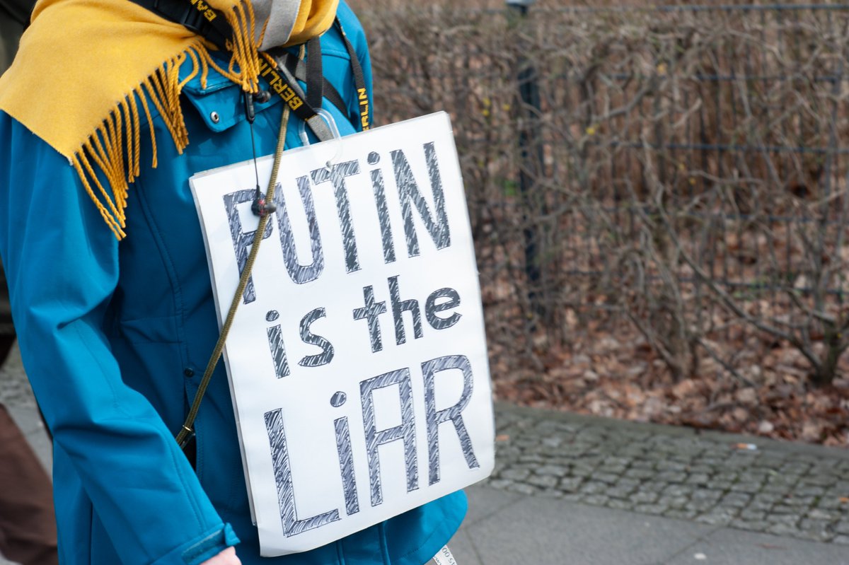 3ThingsNews's tweet photo. A warning sign - Fears of Russia using chemical weapons were sparked this morning among world leaders as Russia claimed that Ukraine had US backed chemical weapons facilities. The US and UK both took this as a “false flag,”...

Read more:
https://t.co/0ONjL1ECe1 https://t.co/WwMDCxeRJo