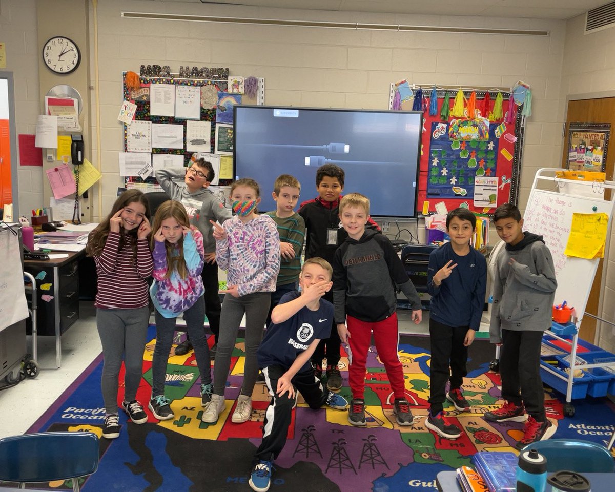 hello4th's tweet photo. 20 book challenge finishers!! I spy one 40 book finisher in this group also!! @BCSDHill https://t.co/D3cHQxMNfR