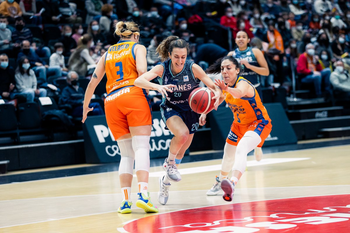 El pasado fin de semana tuve el honor de hacer fotos en La Fonteta. Ese estadio tiene algo mágico, me tiene enamorado lo que me llevé de allí 😍📸