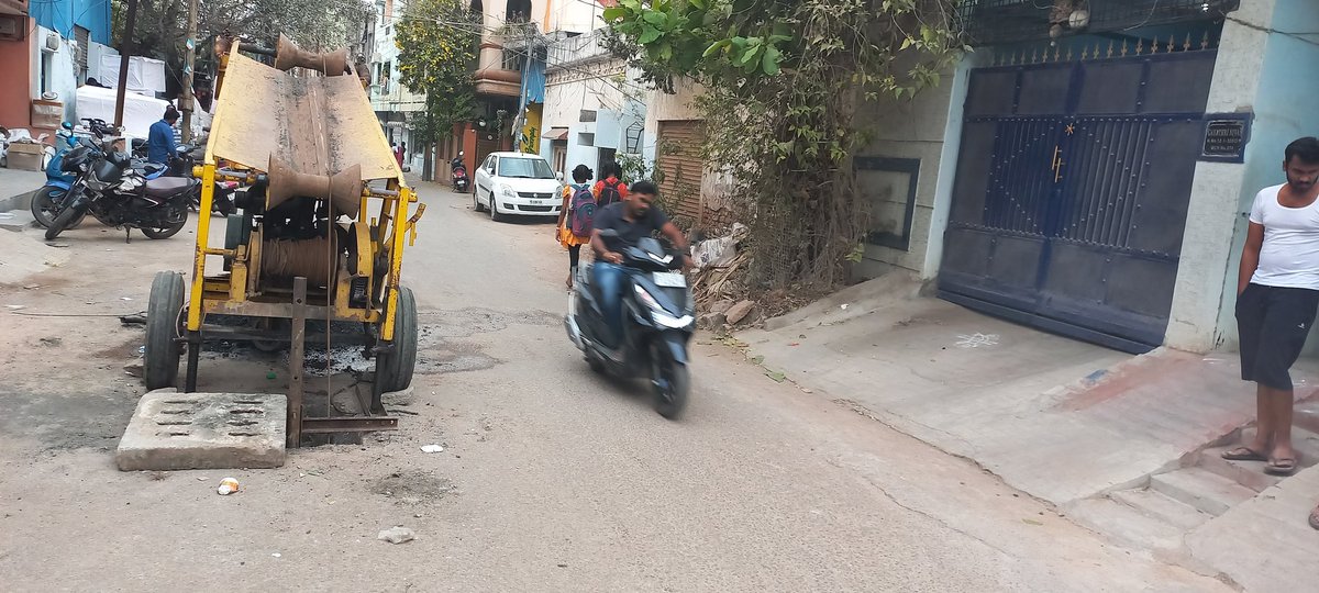 Ranu89895569's tweet photo. @CommissionrGHMC @KTRTRS @GadwalvijayaTRS @Director_EVDM   worst acr of GHMC  leaving pit holes open front of house ,leaving work half done . How can we citizens take out vehicles out and go out . And so called AE of this  area replies rashly.  I think city is going to a great. https://t.co/6FU0Y7VSJb