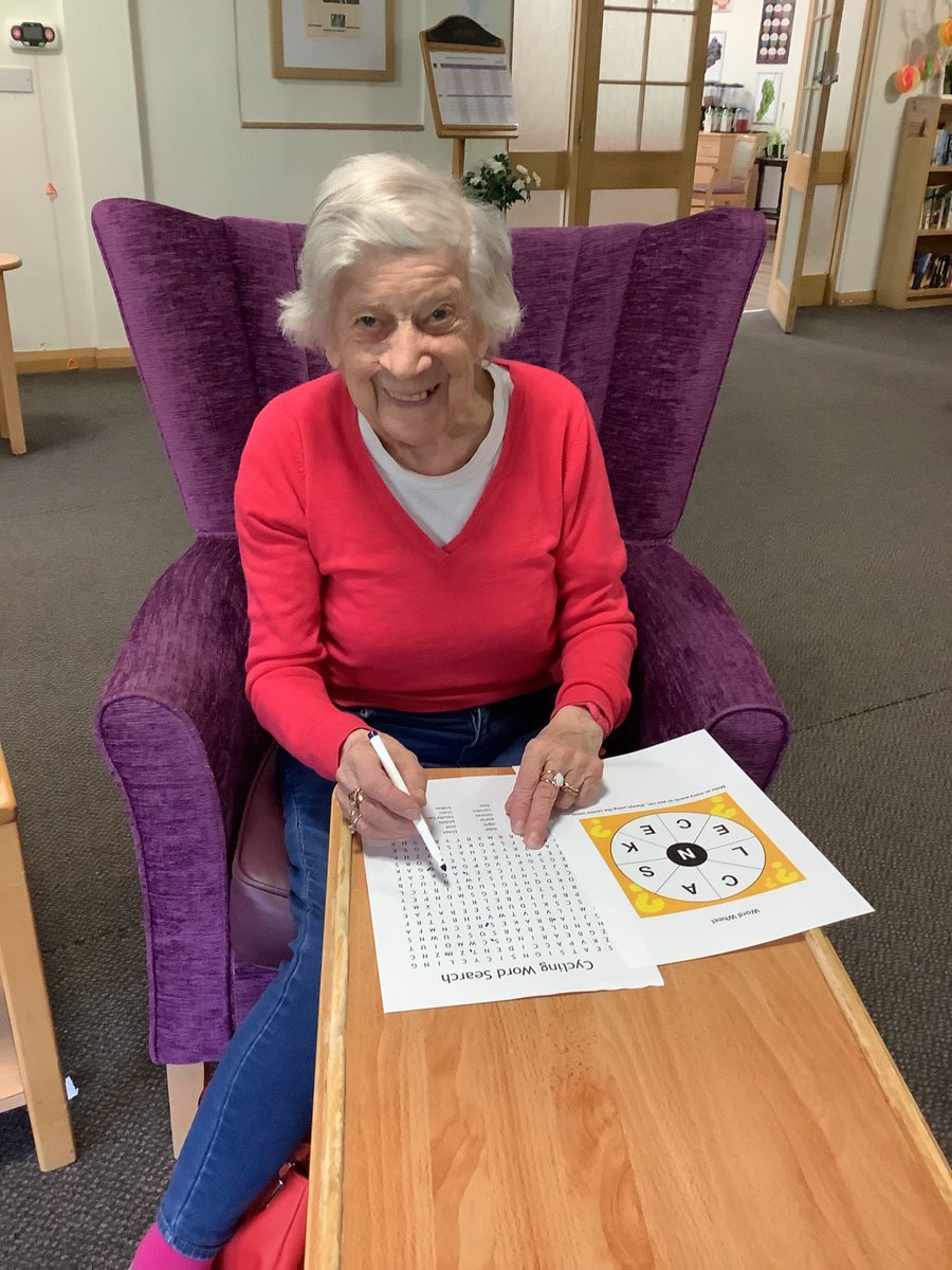 ferendune's tweet photo. Two of our lovely ladies at Ferendune court this morning enjoying the craft session ✍🏻✍🏻🧩🖍✏️📚📚 https://t.co/T3DqDMWEZF
