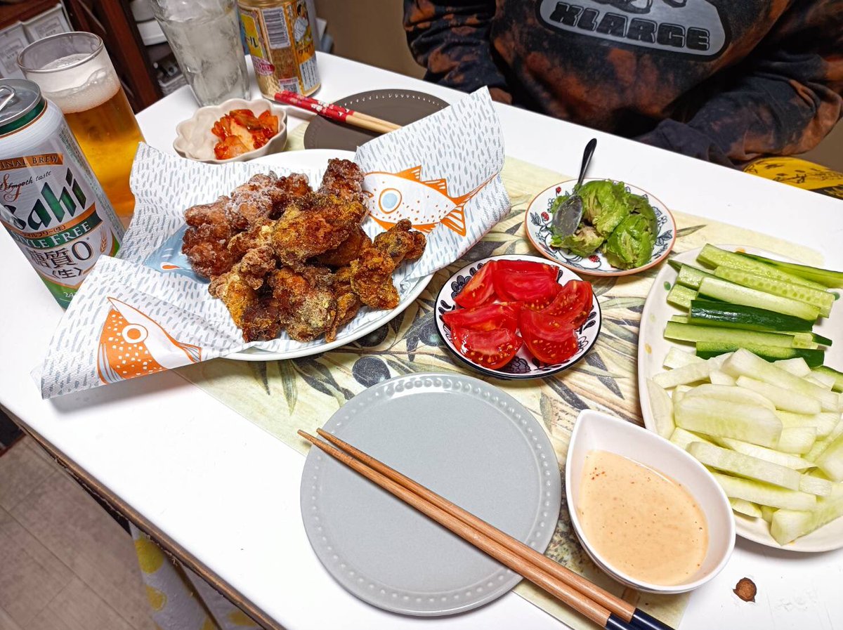 #今日の飲みお供
#糖質オフバージョン
#主食は大量の野菜スティック
#韓国チキン
#ハニーバター
#プリングル