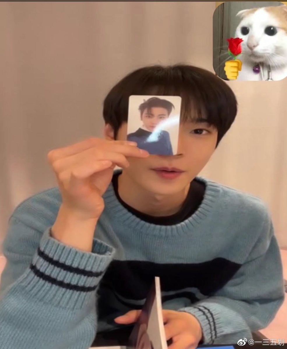 baechuroz's tweet photo. doyoung pulled jaemin’s pc😭😭😭 https://t.co/tav0k0X1q4