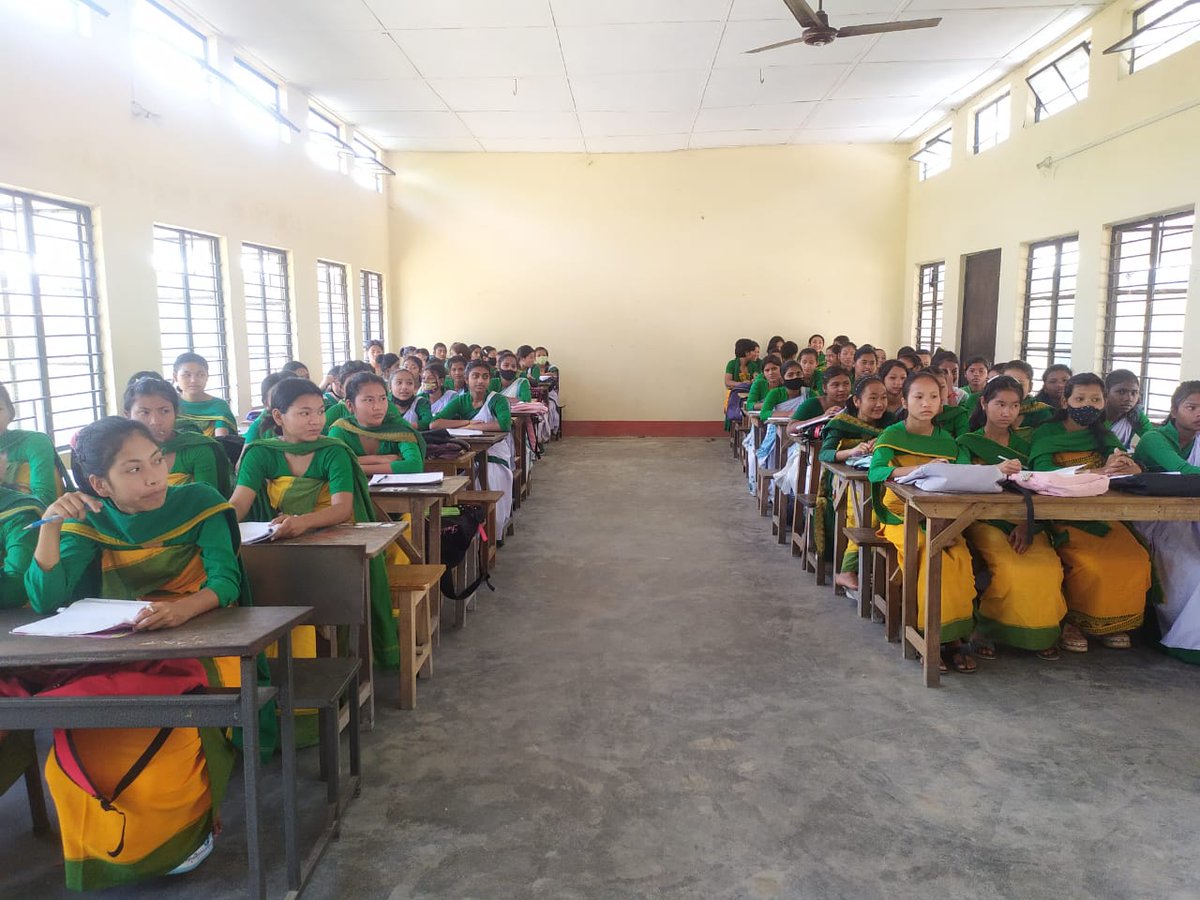 dcudalguri's tweet photo. Nilakhi Baishya, ACS, Asst. Commissioner, Udalguri has taken an interactive class today to motivate the teachers and students for Remedial Classes for Class VIII, IX and X students at Udalguri Girls' H. S. School today.
#dcudalguri #uday_praveen #Udalguri #Assam #India https://t.co/IlJtNmS8il