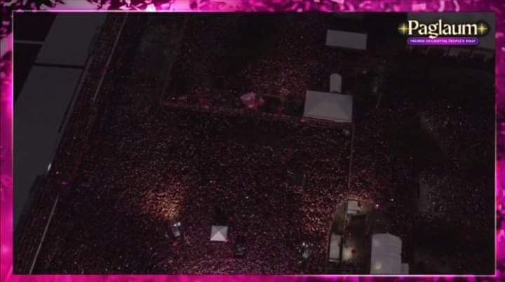 rrjjjyyyy's tweet photo. I came across a post from the opposition saying, the 70K aren't people but onions (an edited drone shot). 

Yes, onions. The 16% onions that makes the 60% people cry. 😭

#BacolodIsPink
#OlymPINKS https://t.co/HqHnJxuB7Q