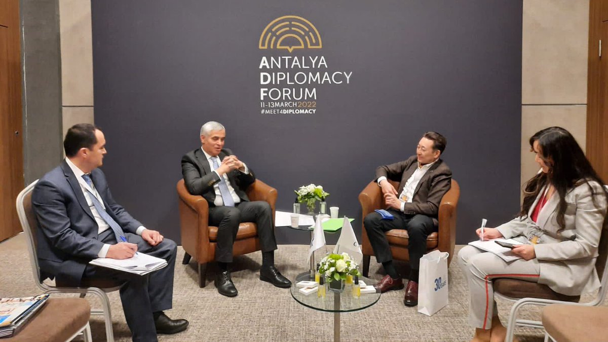 KairatSarybay's tweet photo. In depth conversation w/ @ECO_int SecGen Amb Khusrav Noziri on strengthening partnership between #ECO & #CICA, specifically #connetivity
Handed over the invitation of π°πΏ Deputy Prime Minister&Minister of @MFA_KZ to milestone Sixth #CICASummit2022
#ADF2022 #CICA30anniversary https://t.co/iaWkiblbQC