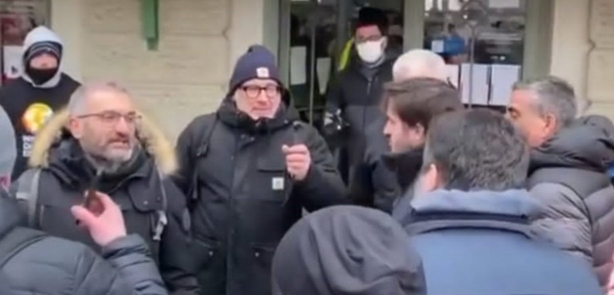 robyrossirob's tweet photo. @welikeduel karma karma, ce vole karma, po tutto torna @zdizoro @makkox #SalviniinPolonia #figuredisalvini https://t.co/Bt5JHVvHo4