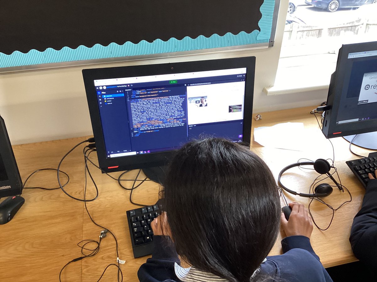 STAHSCS's tweet photo. Y8 using HTML to build a webpage; applying text, images and embedding videos from YouTube. Next step will be styling their webpage using CSS!  #webdevelopment #STAHS #computerscience https://t.co/wexJhtqIv4