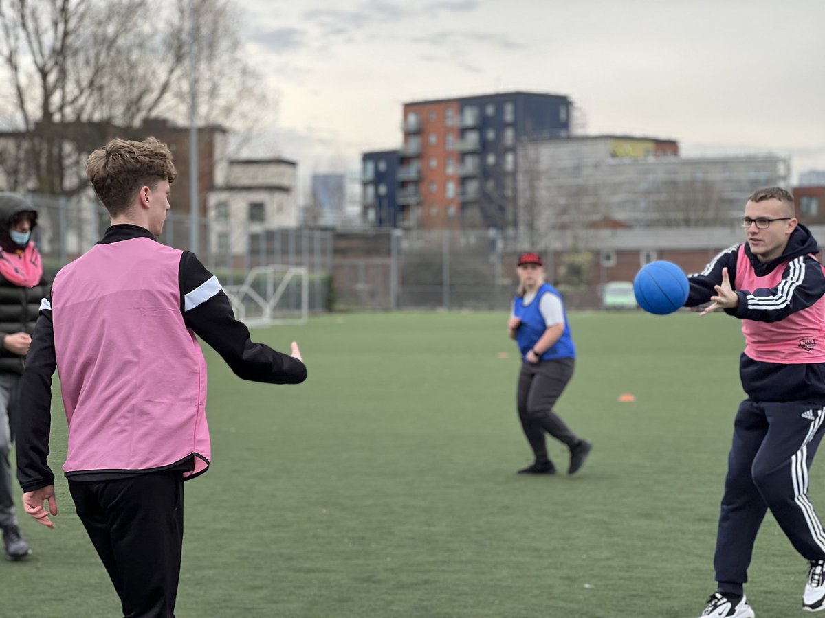 SalfordCity_FDN's tweet photo. We’ve now headed outside for the second half of the session! 🙌

Our Coach Jordan has organised a game of handball for the students, introducing different rules as the game progresses! 👏

🏃‍♂️ | @OakwoodAcademy2 https://t.co/9JTwWd1YjO