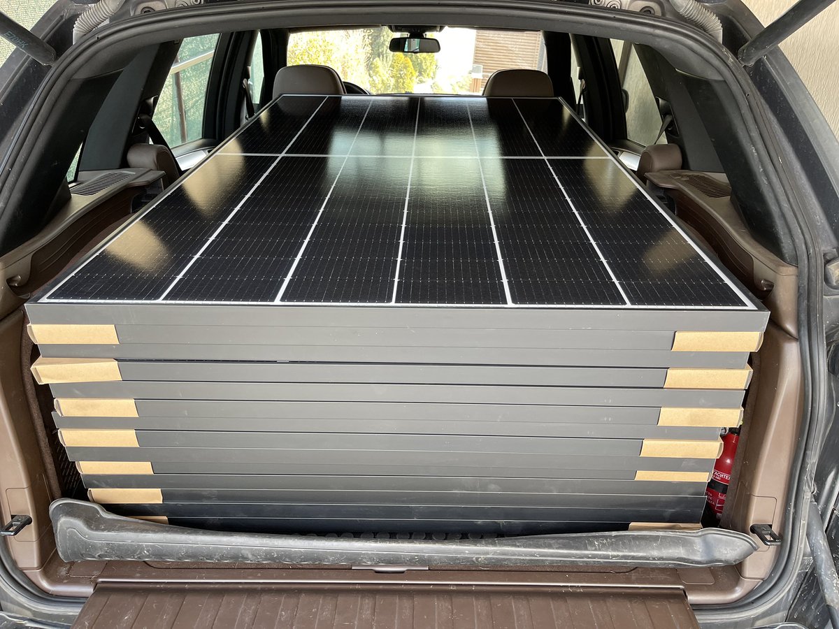 mharizanov's tweet photo. Got 14pcs Q-CELLS DUO-G9 355W, planning a ~ 5kW hybrid installation with automatic grid-tie <> island mode switching with battery backup. The @froniussolar hybrid single phase inverter is impossible to purchase, lead times 1.5+ months.. #SolarPower https://t.co/mNWeQsEjME
