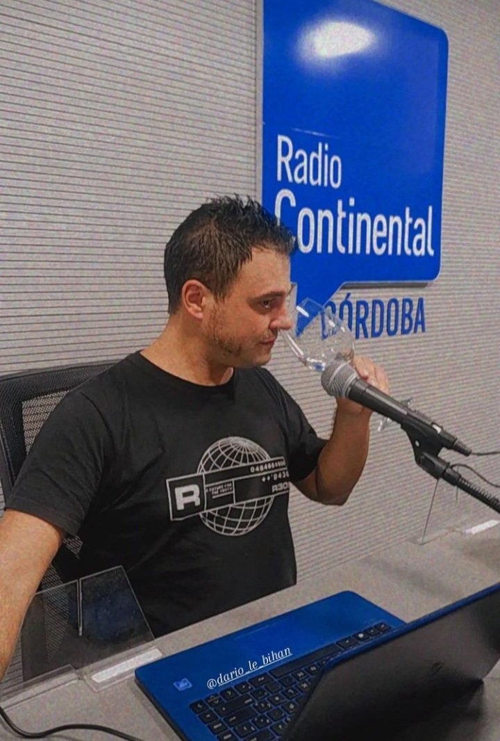 pabloaltboi's tweet photo. Noche de @MVQNRadio https://t.co/o6SG84TfNj