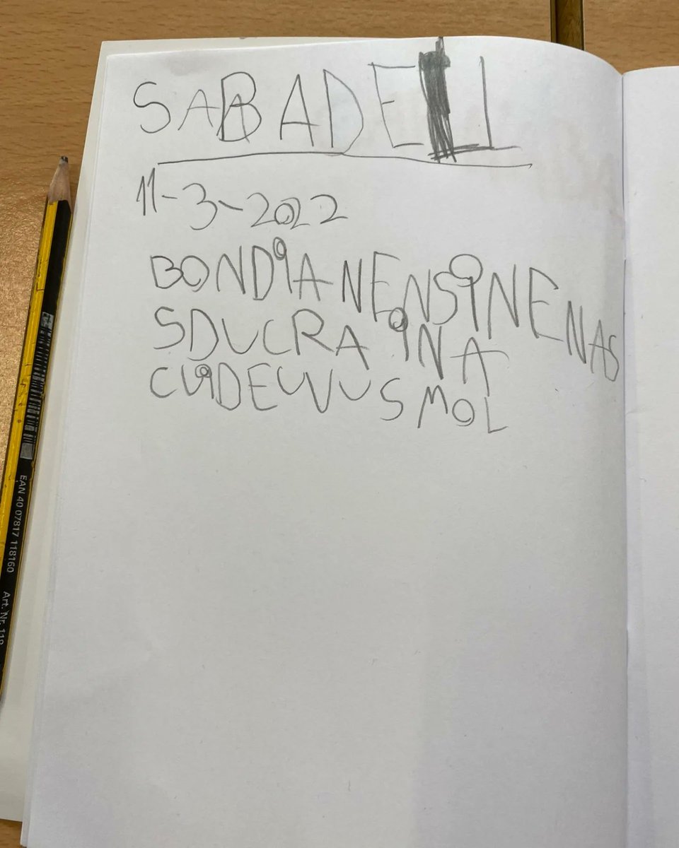 epiasabadell's tweet photo. NO VOLEM CAP GUERRA!
Els nens i nenes de P5 hem preparat l'acte solidari d'aquest matí visionant l'info-k i escrivint missatges als nens i nenes d'UCRAÏNA.
NO VOLEM CAP GUERRA!!
#P5PIASABADELL
#INFANTILPIASABADELL https://t.co/kzM6tE3wQQ