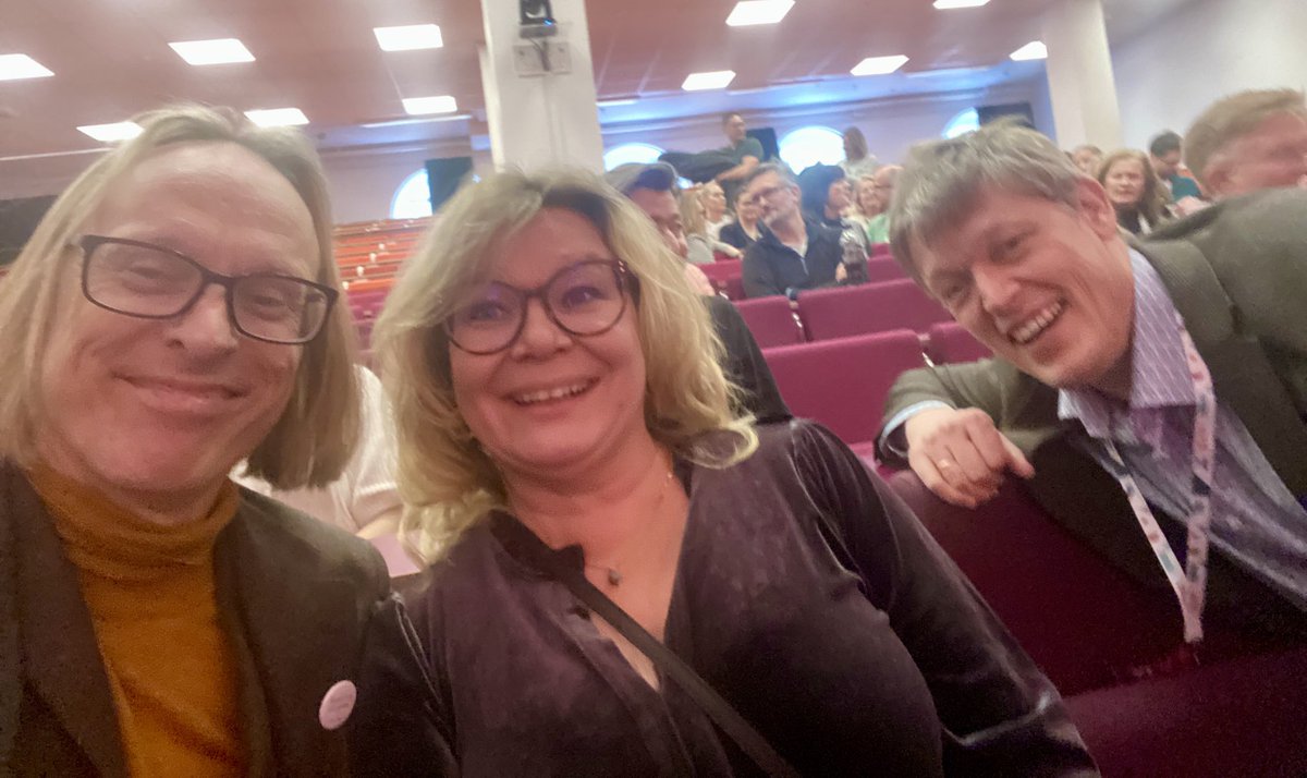 Kult da, folk siger inn for fysisk allmøte - sammen med prorektorene ⁦<a href="/MezaTrine/">Trine Johansen Meza</a>⁩ og ⁦<a href="/JBarland/">Jens Barland</a>⁩ … og mange andre her på ⁦<a href="/hkristiania/">Kristiania</a>⁩