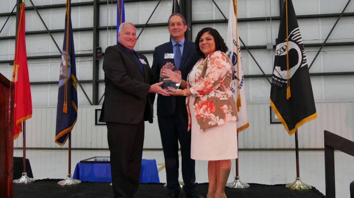 AFResearchLab's tweet photo. Our own USAFSAM was inducted into the San Antonio Hall of Fame earlier this month!
Learn more about this honor and former #USAFSAM commander retired Col. (Dr.) Charles Fisher who accepted the award on its behalf: https://t.co/d1gX2sefLk
#AFResearchLab #AerospaceMedicine https://t.co/B9n054JwB3