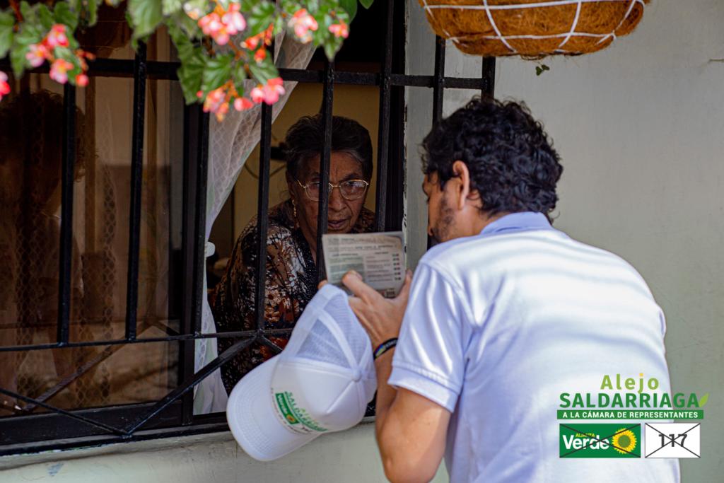 PepeCdba's tweet photo. #LaPrimaveraYaViene Casa a casa, hogar por hogar, con cada colombiano y cada colombiana vamos a transformar el país. En este 2022 iniciaremos el cambio. Colombia se merece la Primavera. https://t.co/besF2Q8MiN