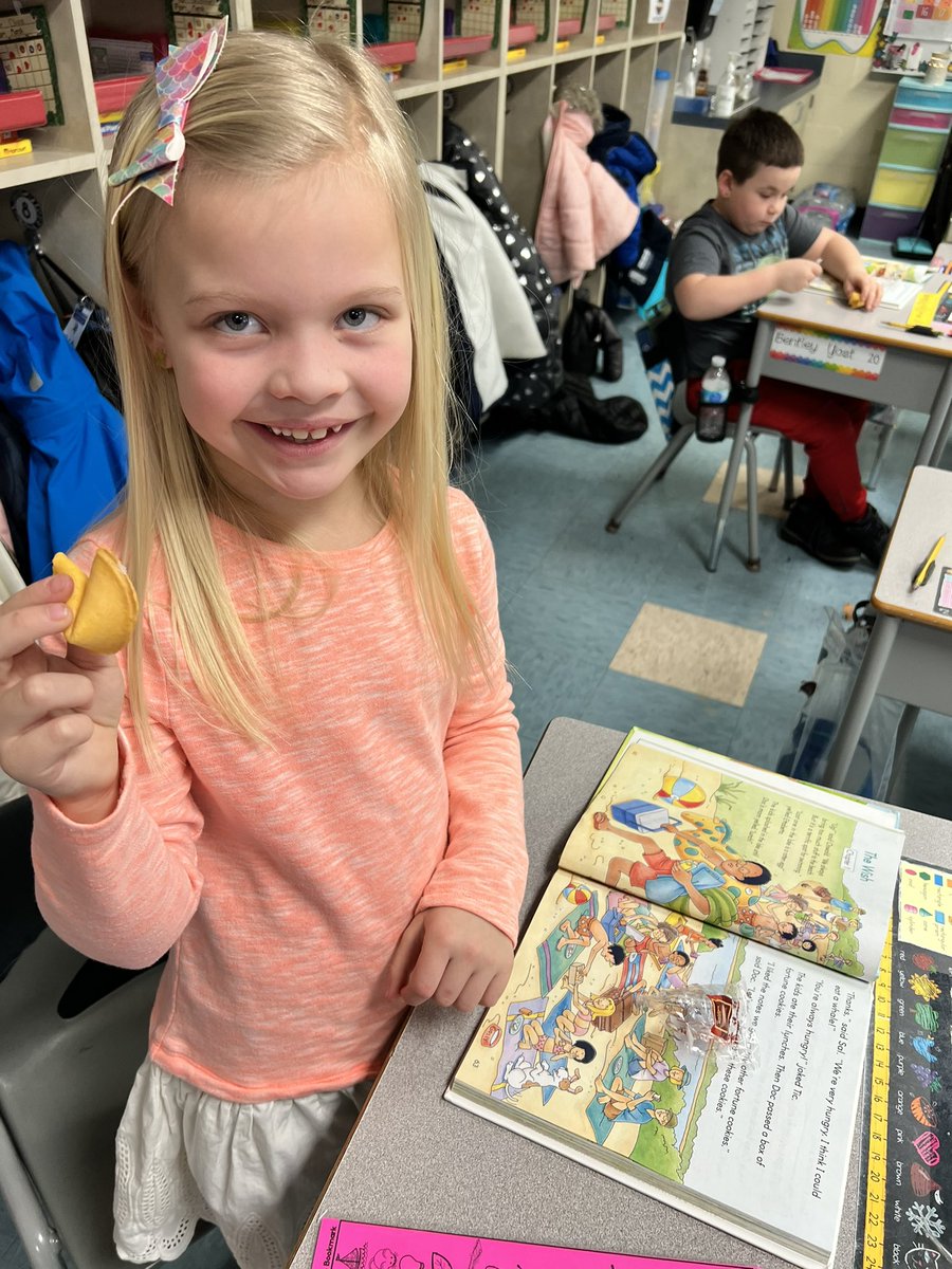 chrissyboltz's tweet photo. My Firsties loved getting their own fortune cookie after reading the Superkids story, “The Wish!”
@JonestownElem https://t.co/SUEd8I6GsI