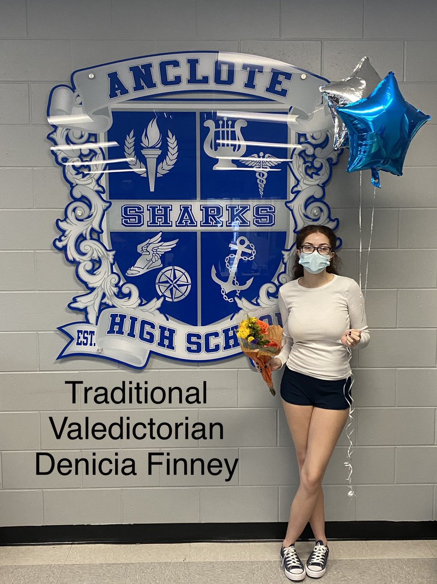 AncloteSharks's tweet photo. Congratulations to AHS Valedictorians &amp; Salutatorians:

Traditional Valedictorian:
Denicia finney 
Traditional Salutatorian:
Emma McConell

Cambridge Valedictorian:
Emma Wegener
Cambridge Salutatorian:
Bentley Aing￼

#WayToGoSharks
#ProudOfTheseSharks
@pascoschools https://t.co/1wQTRGpg4F
