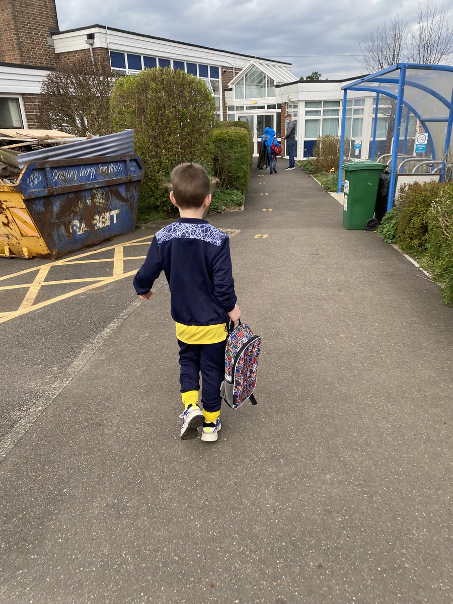 💙💛🇺🇦 support day at school in West Sussex 💙💛🇺🇦 @weymouth_pete