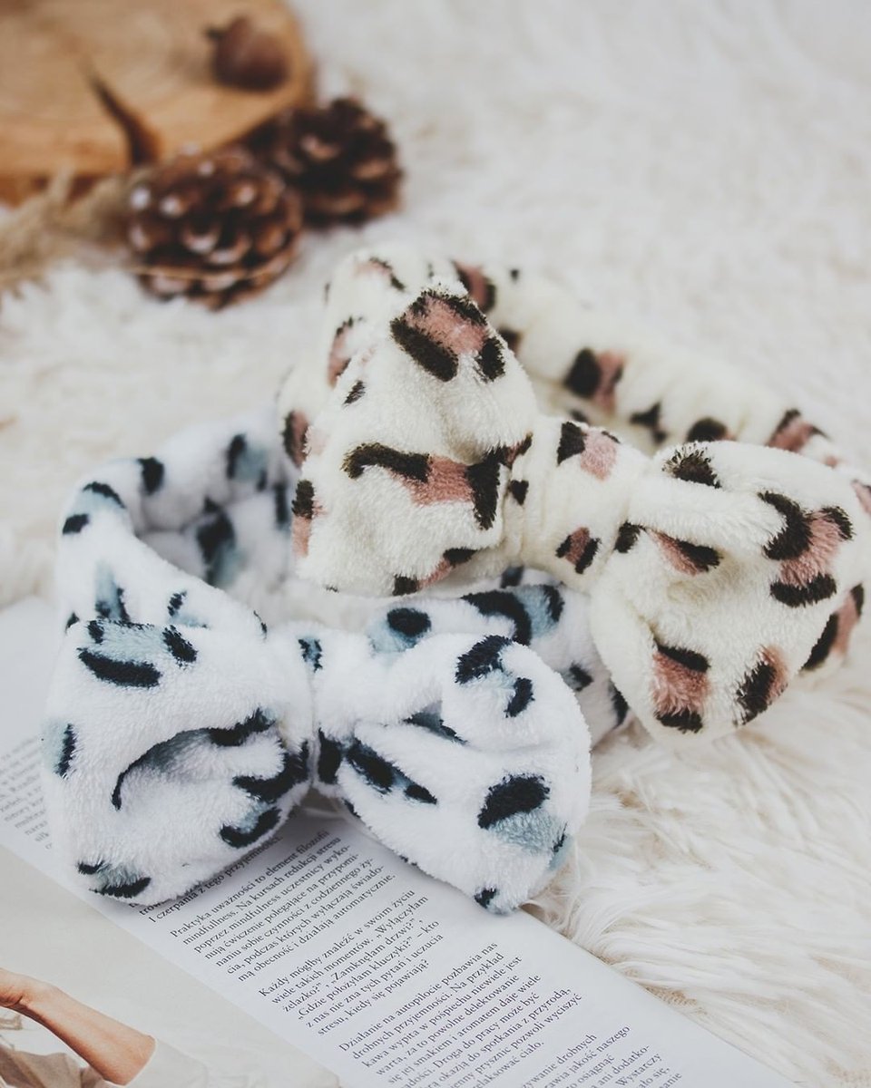 headband_fr's tweet photo. Découvrez vite tous nos nouveaux bandeaux de soin tout doux en polaire !! Ils sont parfaits pour faire sa routine cocooning en dégageant les cheveux du visage. #bandeaumaquillage #bandeaucheveux #headband #headbands #coiffure #coiffurefemme #headbandnoeud https://t.co/3yKwY0wcRH