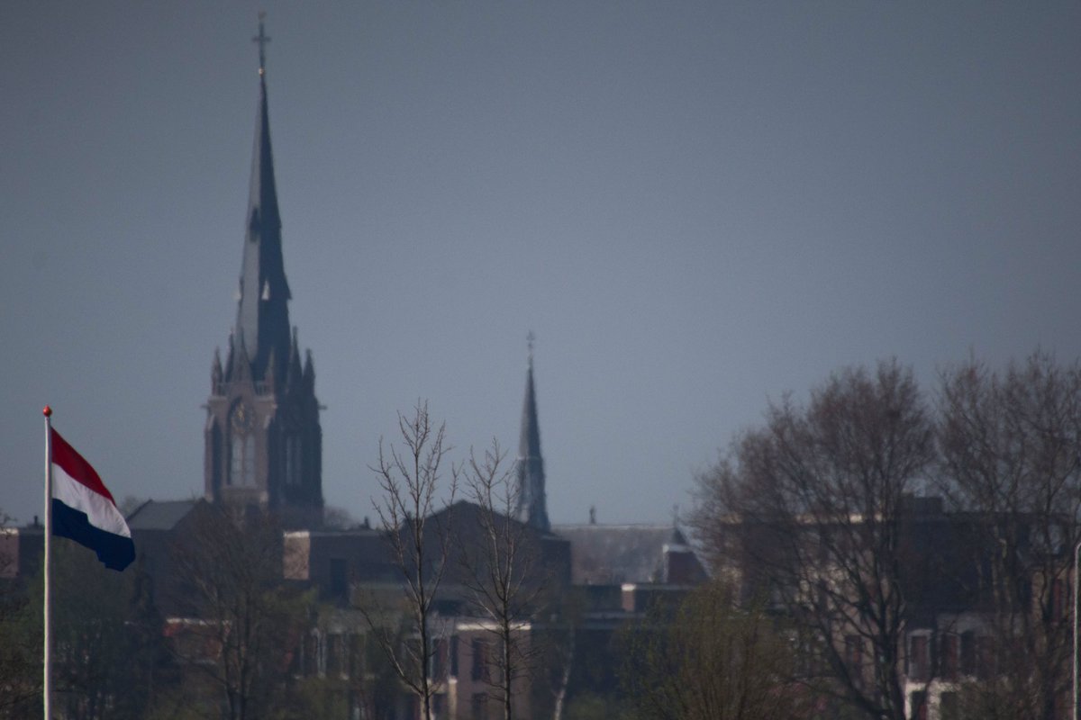 WillemsenEric's tweet photo. Het verbaasd mij dat iedere keer #projectontwikkelaars en anderen die niet in #weesp wonen steeds beginnen over een #landmark. Of we #Weesper zitten te wachten op een torenflat. #Weesp heeft al jaren! zijn eigen landmark: De #kerk https://t.co/uCzOIy9XlY