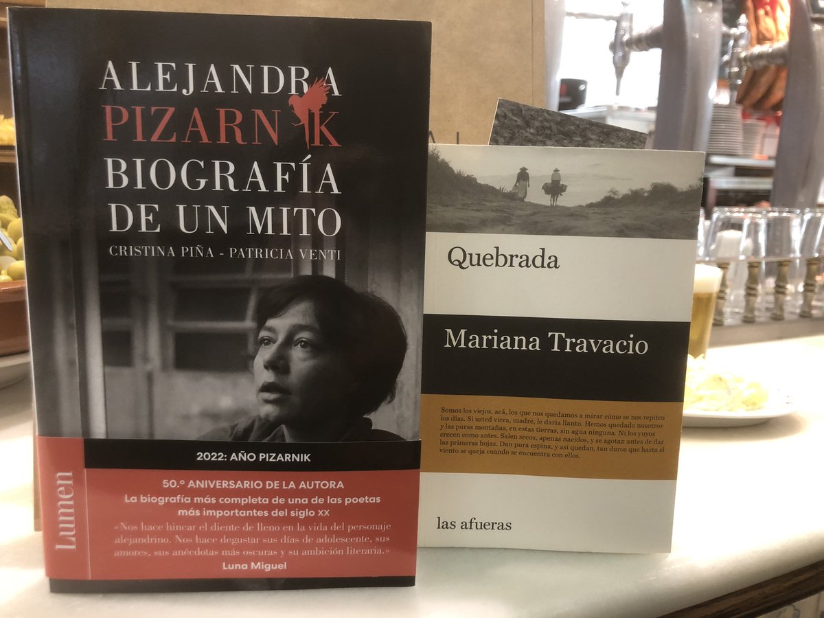 laureanodebat's tweet photo. Conociendo la preciosísima librería @lamistralmadrid y haciendo el vermut con las adquisiciones #Pizarnik #Travacio https://t.co/1AnsQAh2IF