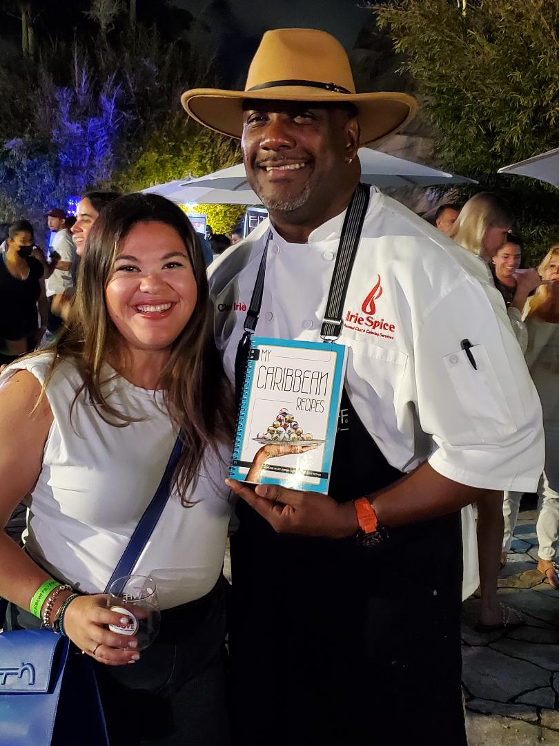The wonderful celebrity @ChefIrie holding My #CaribbeanRecipes journal at the South Beach Wine & #FoodFestival🌴 #livethecaribbeanlife 
Get your copy chefsofthecaribbean.com/product/my-car…
#Caribbean #Caribbeanfood #Caribbeancuisine #caribbeanrecipes #caribbean #BahamianChef 
#CaribbeanChef