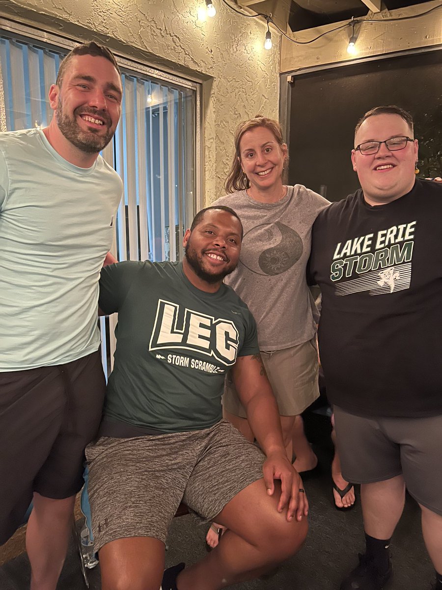 ReneLawrence15's tweet photo. Went to Florida and got to hang out with LEC football! #LECfootball https://t.co/7oUwb9mR0w